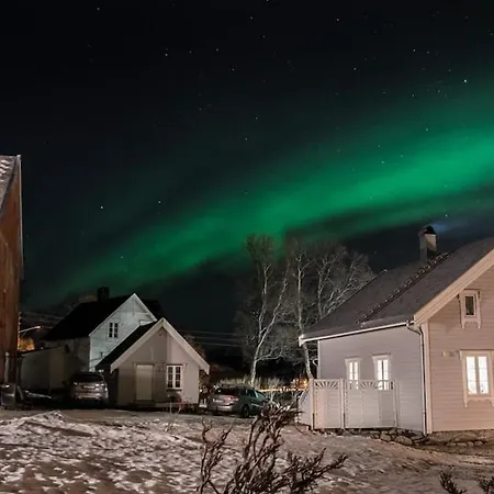Nostalgiske Halsebostua * Harstad