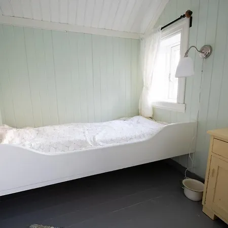 度假居 Nostalgiske Halsebostua