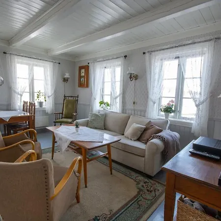 Nostalgiske Halsebostua Harstad