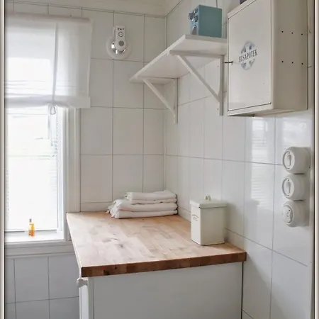 度假居 Nostalgiske Halsebostua *