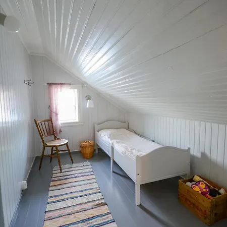 Nostalgiske Halsebostua Holiday home