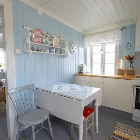 Nostalgiske Halsebostua