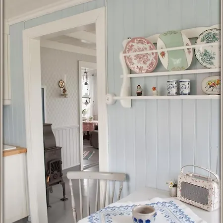 Nostalgiske Halsebostua Holiday home *