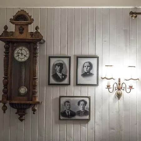 Nostalgiske Halsebostua *