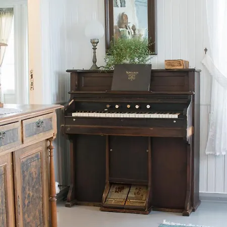 بيت للعطل Nostalgiske Halsebostua *